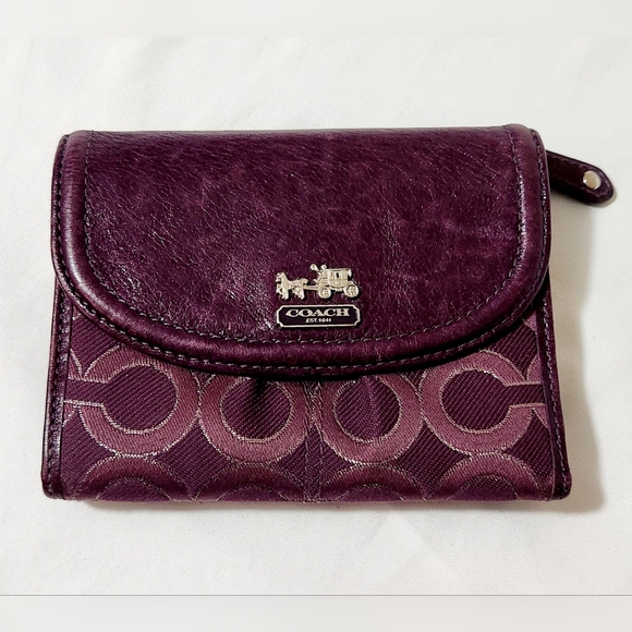 Coach 48643 Madison Dotted Medium Wallet Crimson - Picture 8 of 8